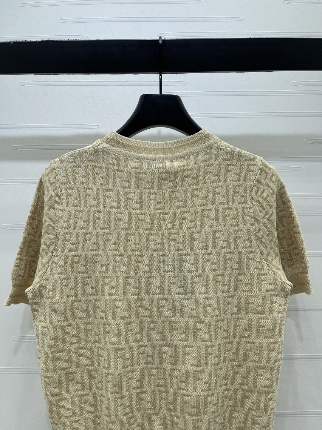 Women's short sleeves